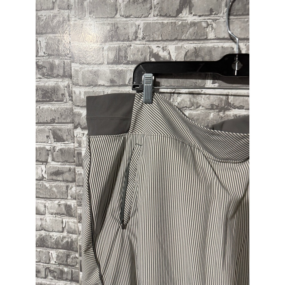 Athleta Striped Skort Womens 26 Grey White Pinstripe Active Golf Tennis Skirt - Picture 4 of 4